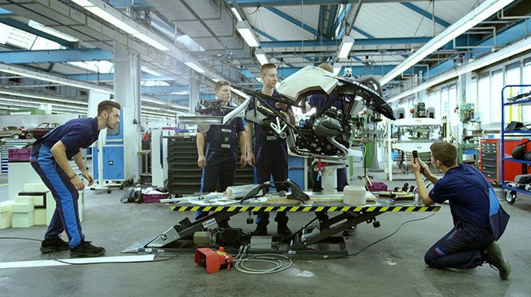 BMW sẽ chế tạo ra xe máy biết bay