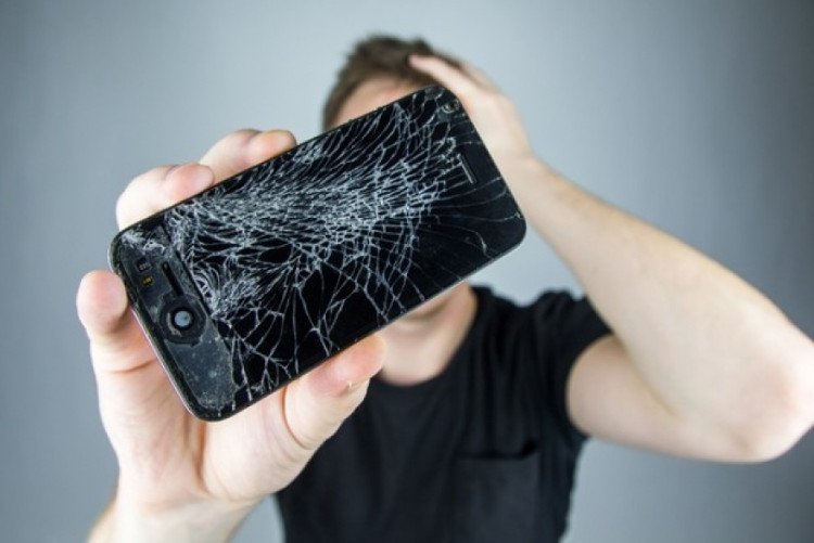 Dung dịch thần kì khiến Smartphone “cứng như đá