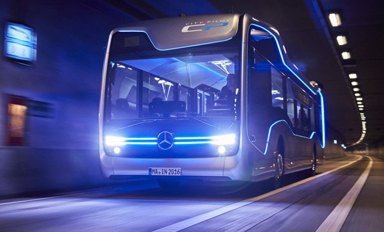 Pháp ra mắt xe bus tự lái đầu tiên