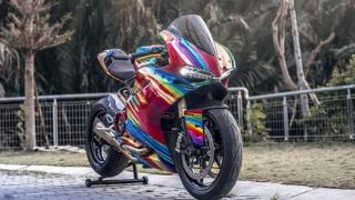 Ngắm Ducati 899 Panigale 'độ' cầu vồng 7 sắc tại Việt Nam
