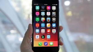 Google Pixel X2 hay iPhone 8 Plus bền hơn.