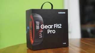 Đập hộp vòng đeo tay thông minh Gear Fit2 Pro, giá gần 4,2 triệu đồng, 6/1/2018 chính thức lên kệ