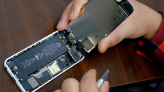 Sớm hơn 2 ngày so với dự kiến, Apple đã bắt đầu triển khai dịch vụ thay pin với 29$.