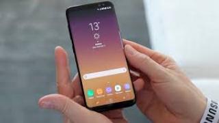 Mở hộp Galaxy A8 (2018) chính hãng