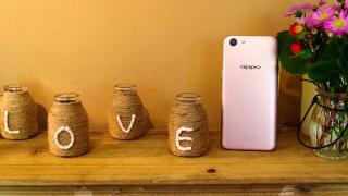 Mở hộp OPPO A83: màn hình tràn viền, selfie tích hợp AI, giá 4.990.000 VNĐ