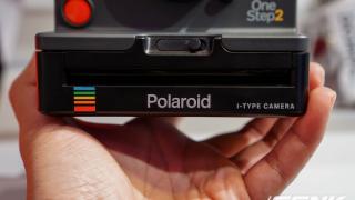 Hồi sinh máy ảnh OneStep 2 từng khiến biết bao fan Polaroid 