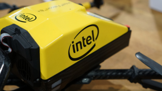 Intel giới thiệu mẫu drone Falcon™ 8+