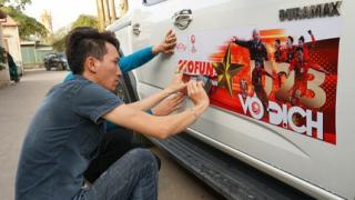 ỦNG HỘ U23 VIỆT NAM, DOANH NGHIỆP VIỆT DÁN DECAL Ô TÔ, XE MÁY MIỄN PHÍ