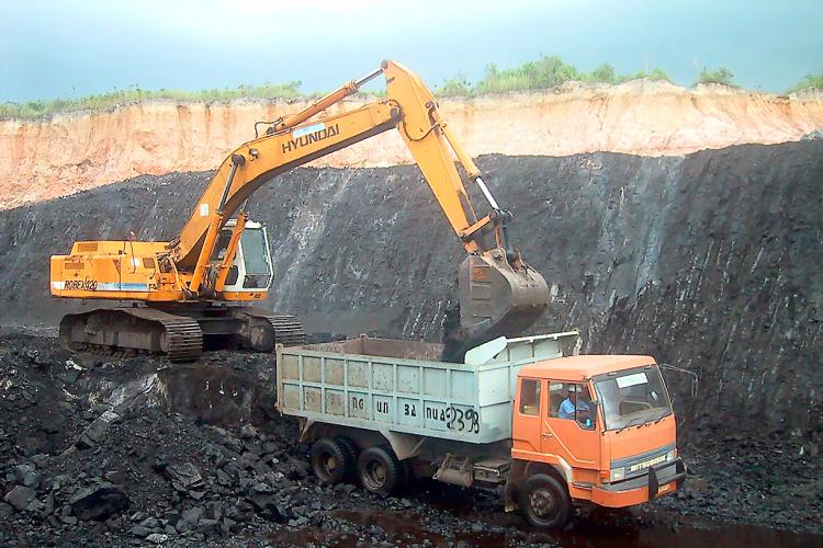 Ngành khai thác khoáng sản nên sử dụng loại dầu mỡ công nghiệp nào?