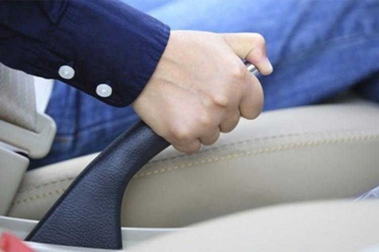 Phanh tay ôtô và những điều cần biết