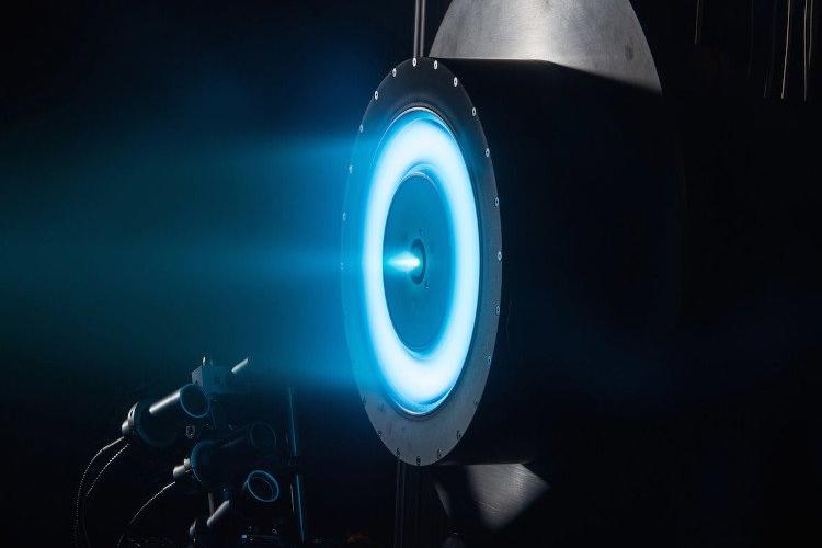 NASA thử động cơ ion có thể đưa người lên sao Hỏa