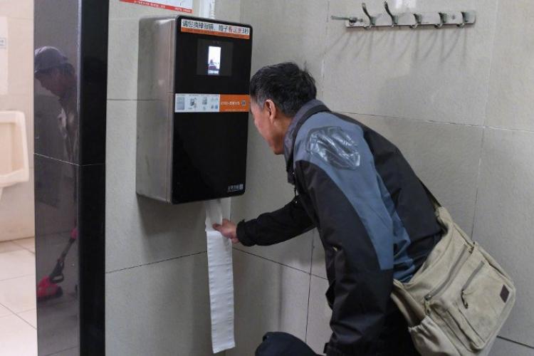 Trung Quốc chống trộm giấy vệ sinh bằng công nghệ nhận diện khuôn mặt