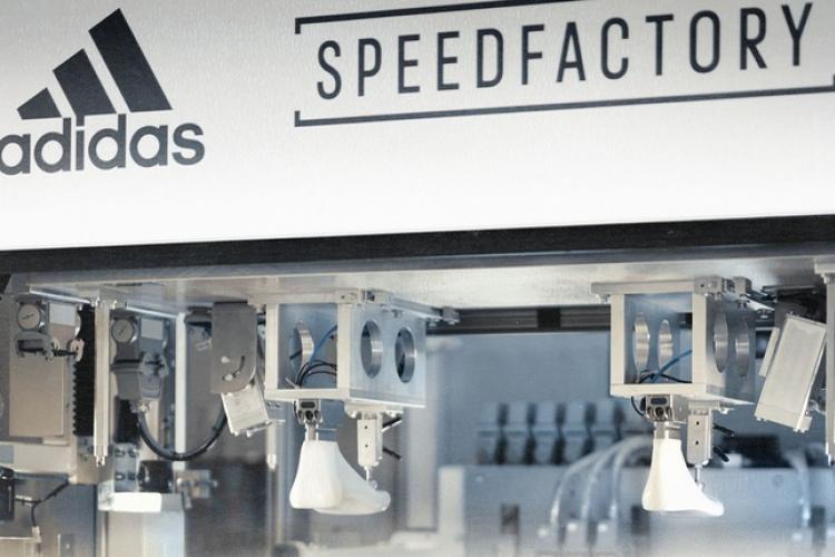 Adidas đã sẵn sàng đưa nhà máy sản xuất giày bằng robot vào hoạt động.
