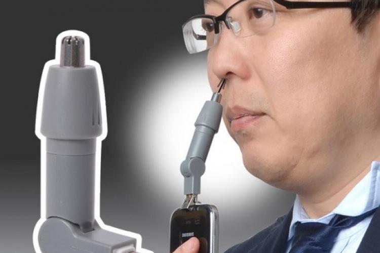 Máy tỉa lông mũi công nghệ gắn smartphone